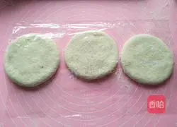 Illustration of how to make dough pancakes 9