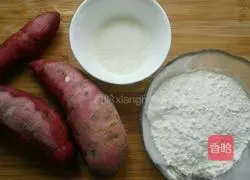 Illustration of how to make sweet potato cartoon cake 1