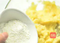 Black Pepper Potato Cake Recipe Illustration 3