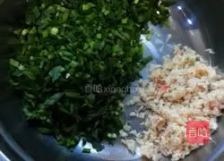 Illustration of how to make leek and egg thin-skin pancake 3