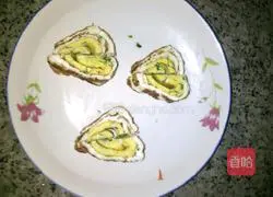 Illustration of how to make love egg cake 7