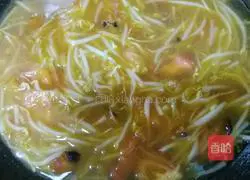Illustration of how to make tomato and bean sprouts braised cake 6
