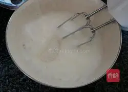 Illustration of how to make orange jam cake roll 6