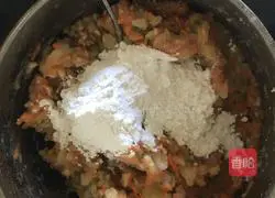 Illustration of how to make potato spicy meatloaf 7