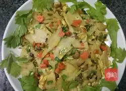 Illustration of how to make fried egg pancakes 11