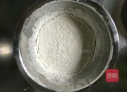 Illustration of how to make meat floss and green onion cake rolls 5