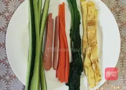 Illustration of how to make simple sushi at home 3