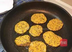 Pumpkin black sesame pancake recipe 8