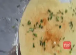 Illustration of how to make scallion pancakes 4