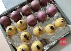 Illustration of how to make egg yolk cake 21