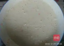 Illustration of how to make egg noodle pancakes 1