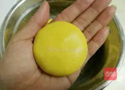 Illustration of how to make fried pumpkin cake 6