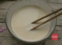 Illustration of how to make egg batter cake 1