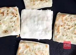 Illustration of how to make chive pancake 3