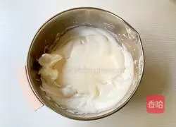 Illustration of how to make purple potato and taro puree angel cake rolls 10