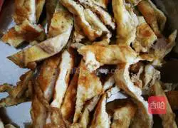 Illustration of how to make meat floss and egg sushi 3