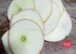 Illustration of how to make oatmeal and apple pancakes 1