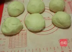 Illustration of how to make scallion pancakes 2