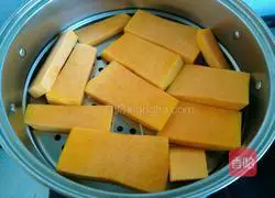 Illustration of how to make cartoon pumpkin cake 2