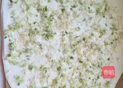 Illustration of how to make scallion pancakes 10