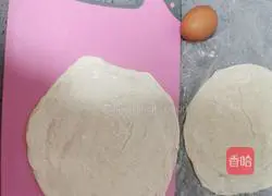 Illustration of how to make grilled sausages with hand cakes 1