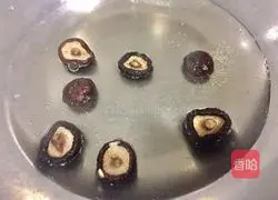 Illustration of how to make steamed meatloaf with mushrooms 3