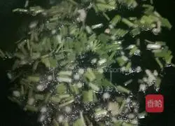 Illustration of how to make fried egg pancakes 6