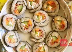 Illustration of how to make bacon-flavored sushi 8