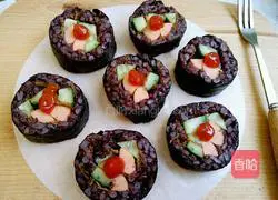 Illustration of how to make black rice sushi 12