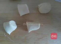 Illustration of how to make cartoon pumpkin cake 10