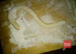 Illustration of how to make water chestnut and pork belly patties 6