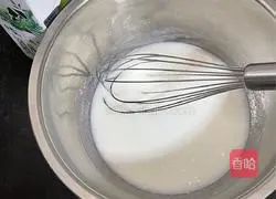 Illustration of how to make green onion and meat floss cake rolls 1