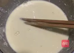 Illustration of how to make egg and green onion cake 1