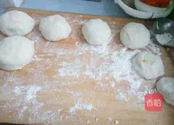 Illustration of how to make thin-crust soft mutton pie 4