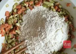 Illustration of how to make eggplant, ham and egg pancakes 5