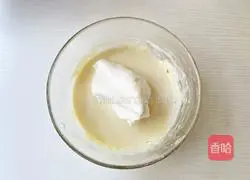 Illustration of how to make purple potato and taro angel cake rolls 9