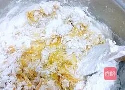 Illustration of how to make pumpkin pie with bean paste filling 5