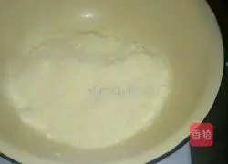 Milk Illustration of how to make fragrant corn pancakes 1
