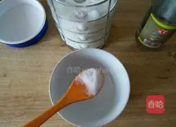 Illustration of how to make grilled chicken sushi rolls 5