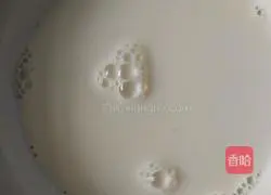 Illustration of how to make homemade yogurt mango towel rolls with electric baking pan 2