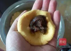 Illustration of how to make pumpkin cake with milky bean paste 5