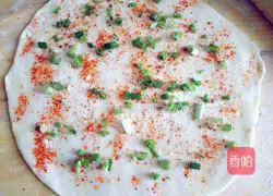 Hot noodles Illustration of how to make green onion pancake 12