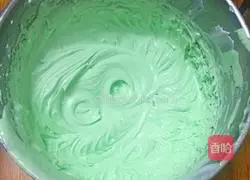 Strawberry Cream Cake Recipe Illustration 17