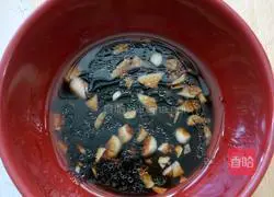 Illustration of how to make pan-fried potato pancakes 15