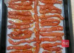 Illustration of how to make tenderloin patties 3