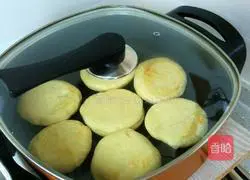 Illustration of how to make dough cakes 3