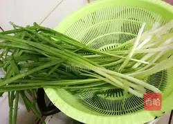 Onion Illustration of how to make fried cakes 3