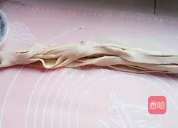 Illustration of how to make hand-torn biscuits 5