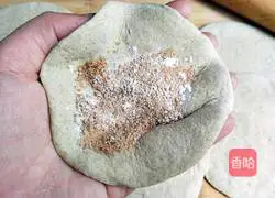 Illustration of how to make buckwheat brown sugar dough cake 9