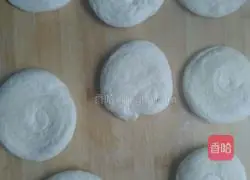 Illustration of how to make noodles 13